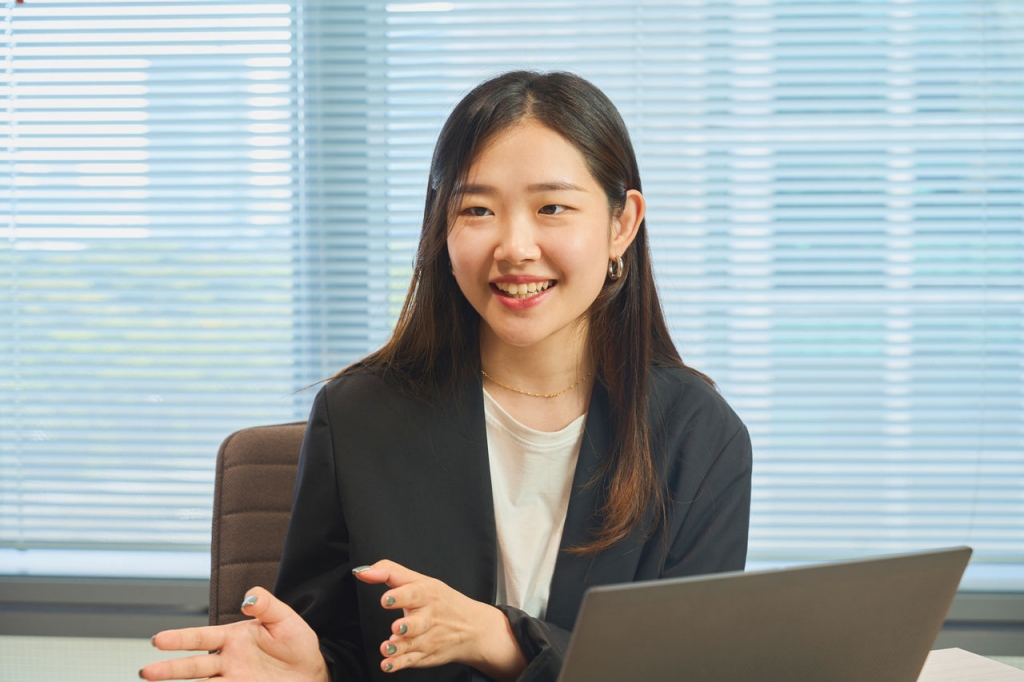 板倉 朱音（エクスペリエンステクノロジー部門 オウンドグローステック事業部 CROグループ ） 