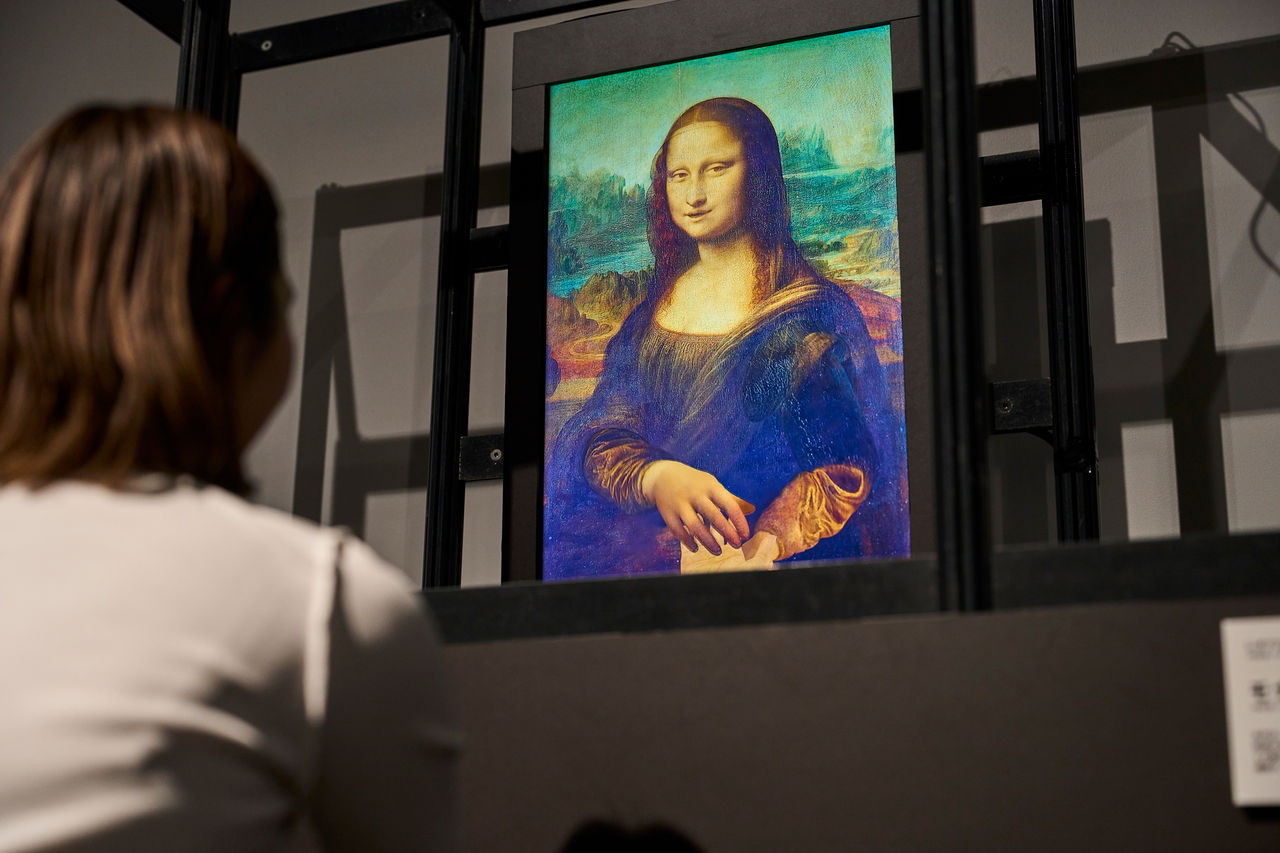 例えば、『モナリザ』の手や滝の水しぶき、関ケ原の武将たちの躍動感を感じられるような作品を選びました。    